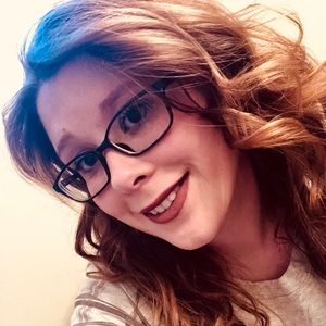 Meet your Posher, Dominique